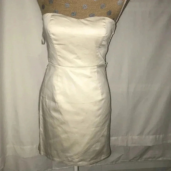 Charlotte Rouse Strapless Cream Size Medium Dress New Without Tags - Picture 2 of 11